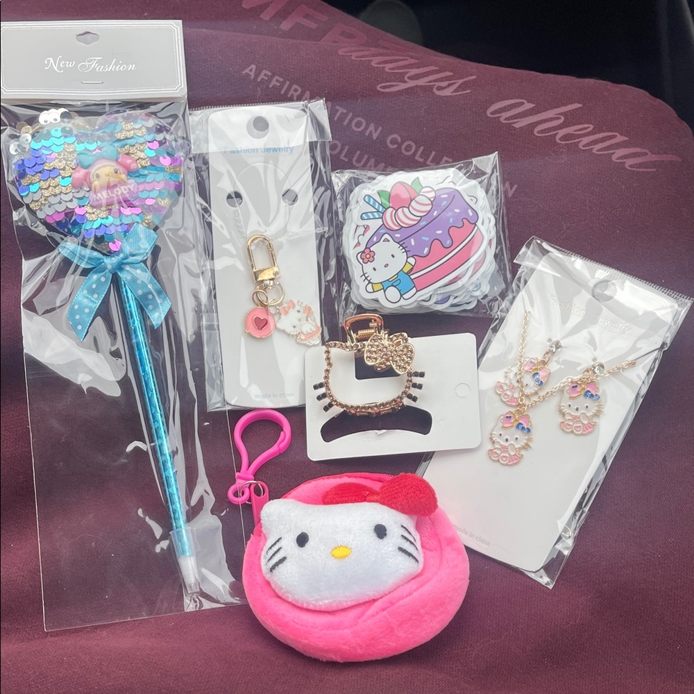 Hello Kitty Pink necklace earrings hair clip Coin Purse and Accessories Set nwt